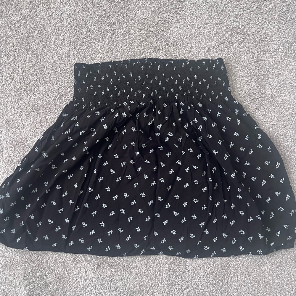 Mossimo Supply Co. Black A-Line Skirt with White Floral Pattern
